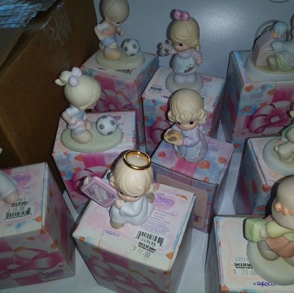 13 Precious Moments Figurines Lot - Picture 2 of 4
